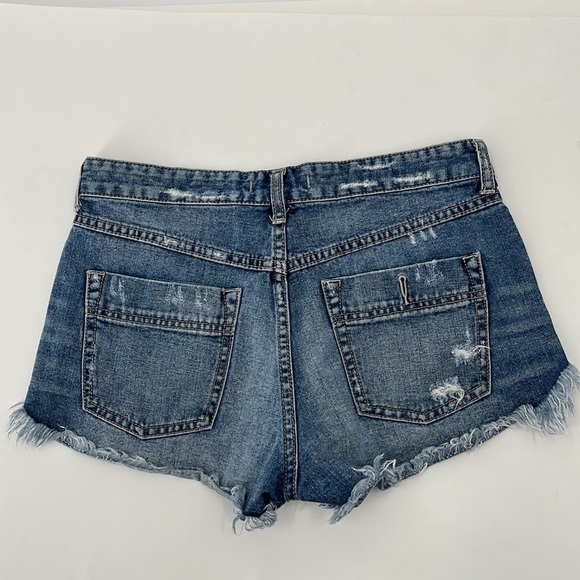 FREE People Denim Cut off Jean Shorts Dolphin Distressed Raw Hem Size 25 - Picture 5 of 8